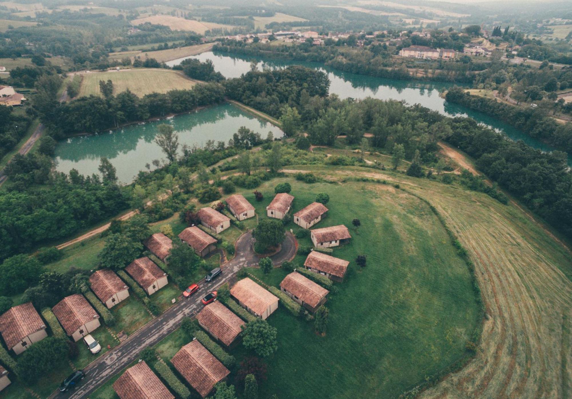 Terres De France - Les Hameaux Des Lacs Monclar-de-Quercy Eksteriør billede