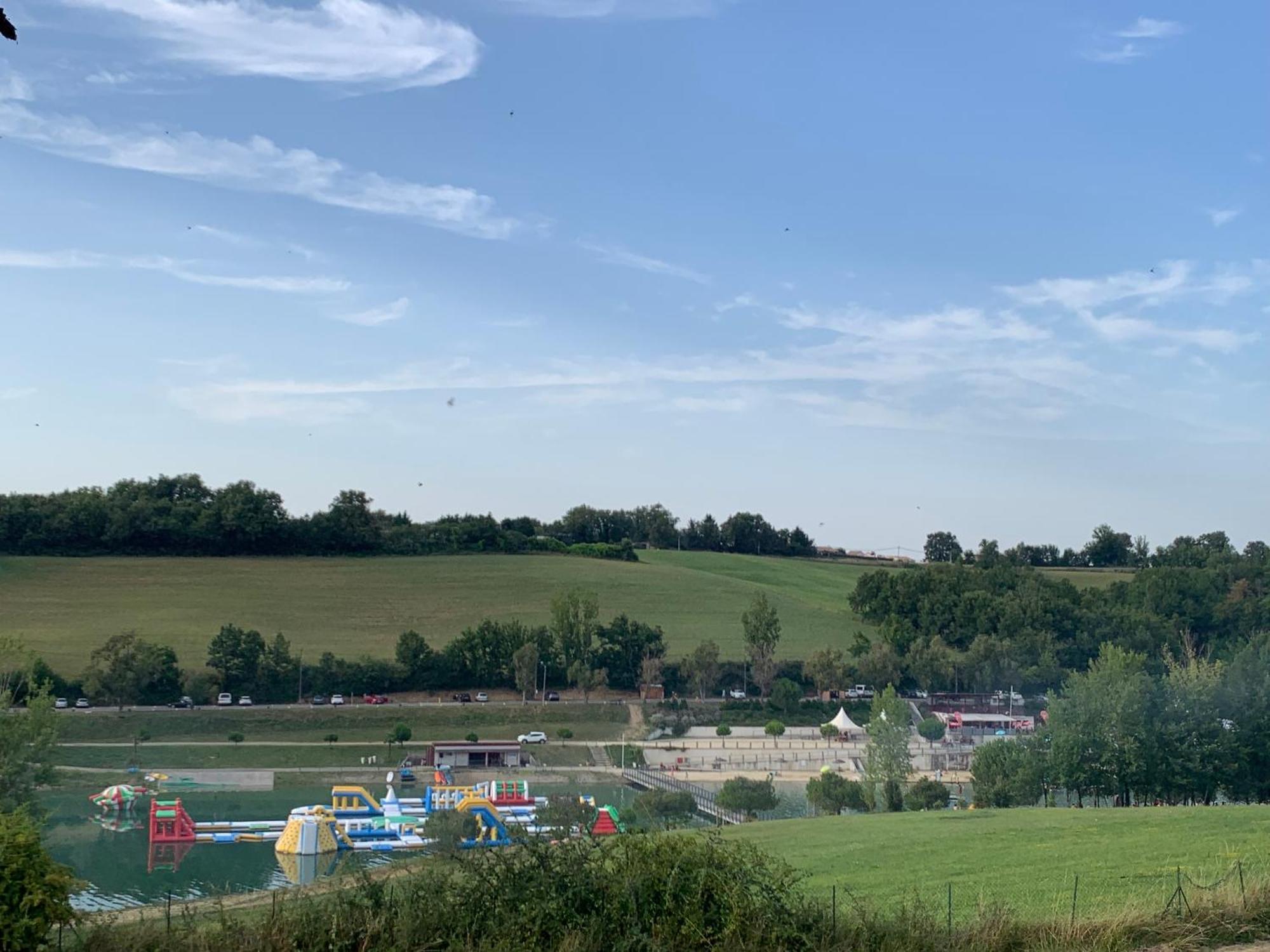 Terres De France - Les Hameaux Des Lacs Monclar-de-Quercy Eksteriør billede